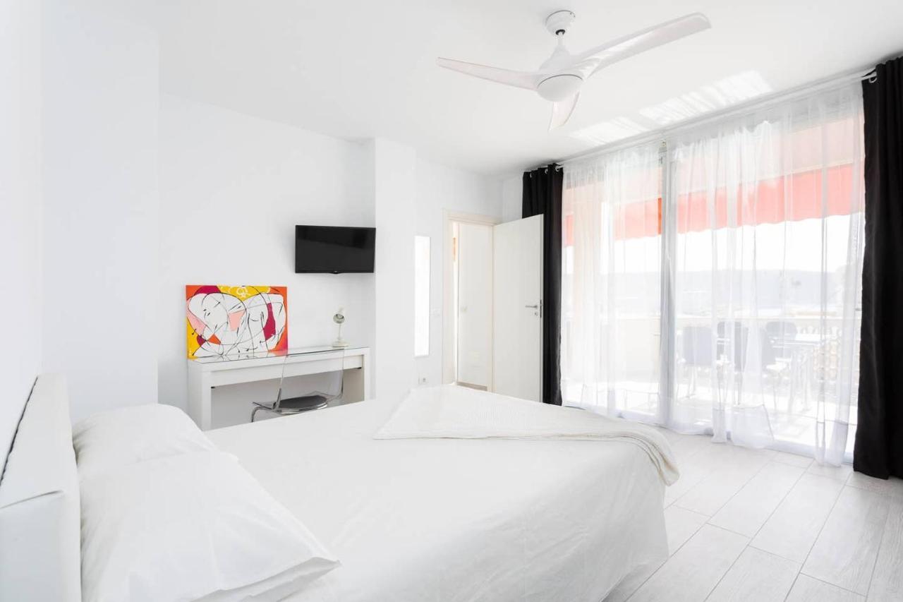 로스크리스티아노스 The White Heart House - Attic Sea View 아파트 외부 사진